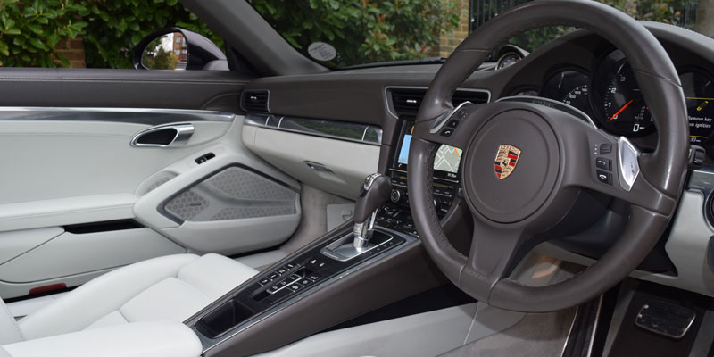 Porsche 911 Hire gear stick
