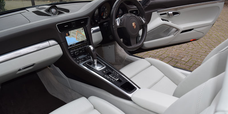 Porsche 911 Hire seats